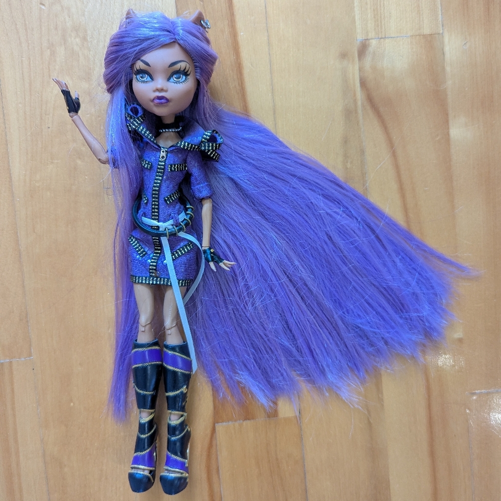 Rerooted Monster High Clawdeen - Please Read!